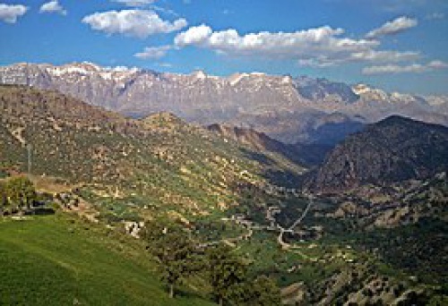 You are currently viewing پاورپوینت کامل و جامع با عنوان بررسی رشته کوه زاگرس در 43 اسلاید