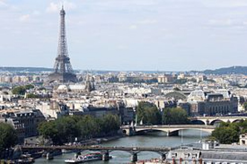 You are currently viewing پاورپوینت کامل و جامع با عنوان بررسی شهر پاریس در 76 اسلاید