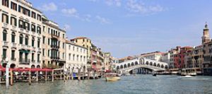 Read more about the article پاورپوینت کامل و جامع با عنوان بررسی شهر ونیز (Venice) در 23 اسلاید