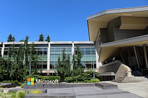 You are currently viewing پاورپوینت کامل و جامع با عنوان بررسی شرکت مایکروسافت (Microsoft) در 22 اسلاید