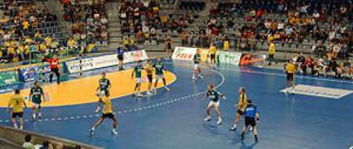 You are currently viewing پاورپوینت کامل و جامع با عنوان بررسی ورزش هندبال (Handball) در 15 اسلاید