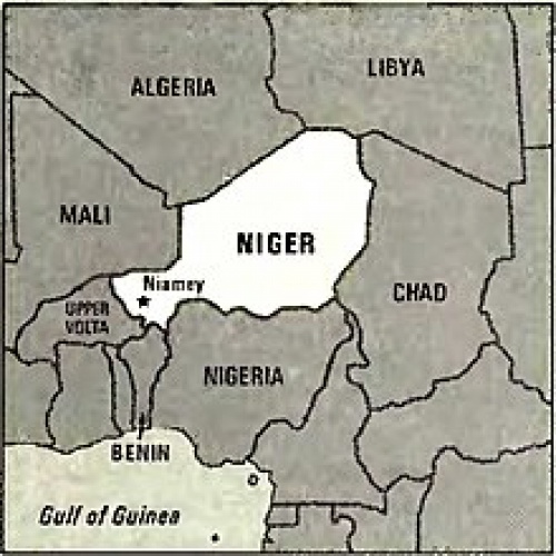 You are currently viewing پاورپوینت کامل و جامع با عنوان بررسی جغرافیای کشور نیجر در 18 اسلاید