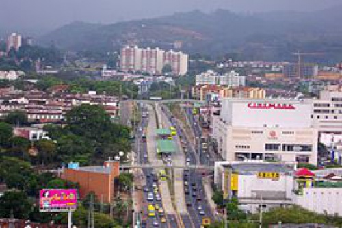 You are currently viewing پاورپوینت کامل و جامع با عنوان بررسی شهر بوکارامانگا در کلمبیا در 26 اسلاید